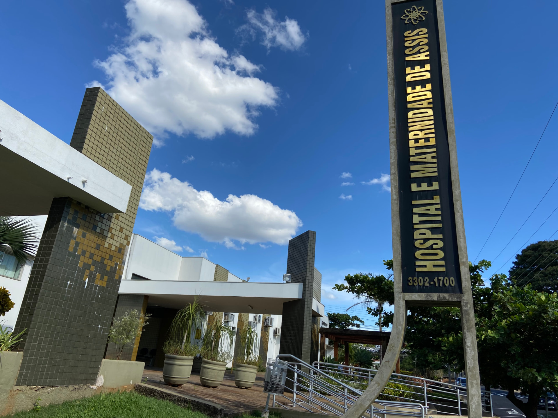 Entrada do Hospital e Maternidade de Assis